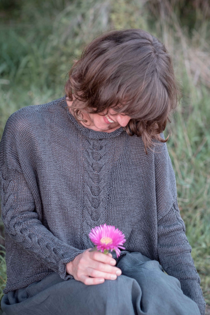 Helen hand knit / Charcoal