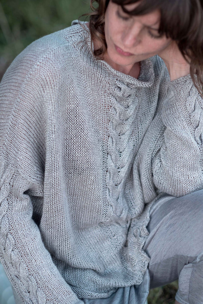 Helen hand knit / Silver grey